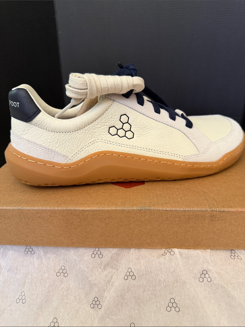 NEW Vivobarefoot Gobi III Leather Sneaker Men’s 8 Limestone Seaborne